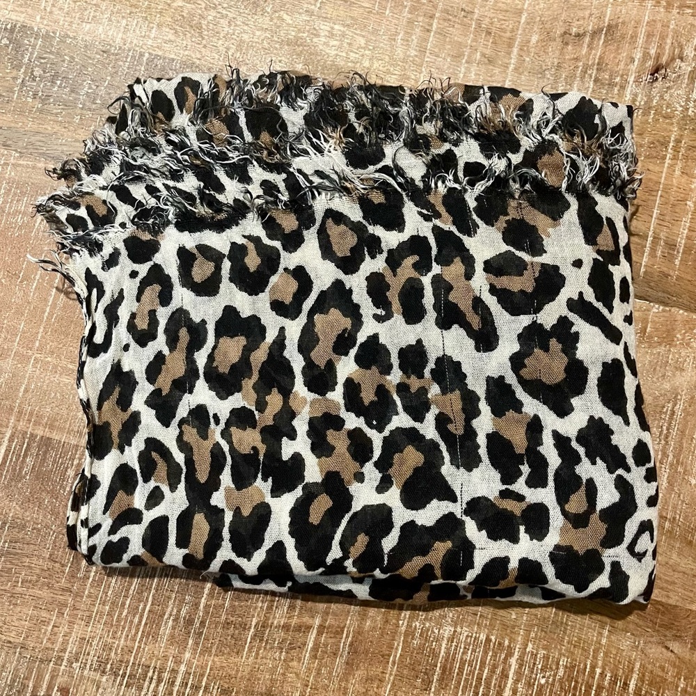 Leopard Scarf/ Wrap- HUGE! - Picture 3 of 3